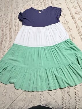 Trendy boutique Navy, White & Mint Tiered Midi Dress
